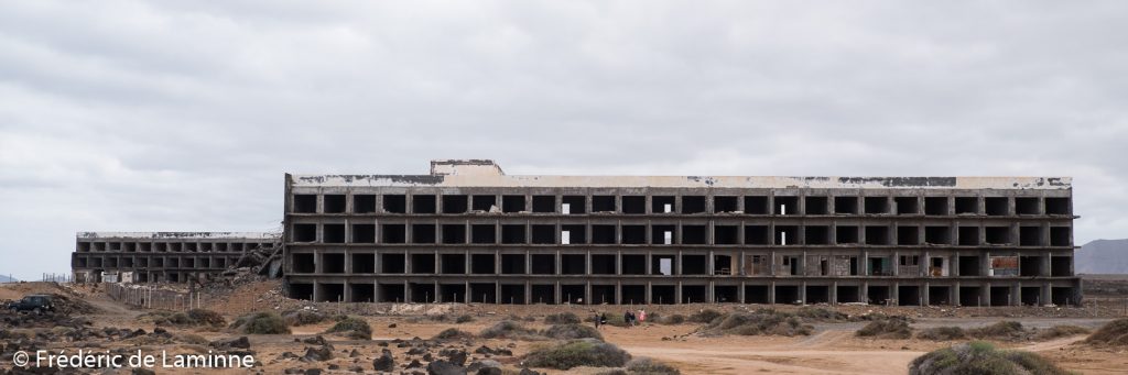 Hôtel abandonné Atlante del Sol près de Playa Blanca, Lanzarote
